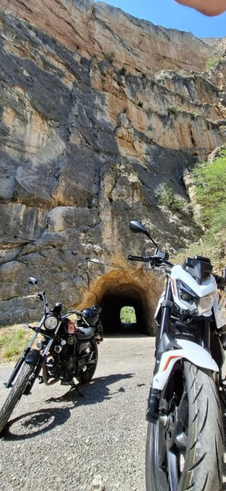 QJ Motor TRX 125 Naked - 9000km - Matriculada 2024