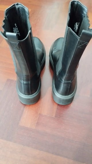 Botas estilo Chelsea ASOS Negras