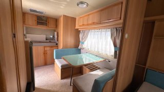 Caravana Adria B462