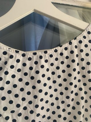 Blusa lunares blanco y negro