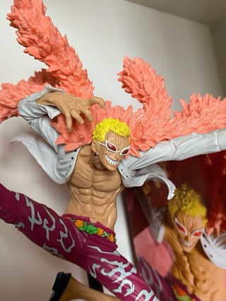 •Figura Doflamingo One Piece