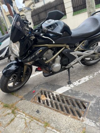 Kawasaki ER6N Negra