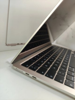 MacBook Air A2681