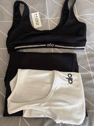 Conjunto Alo: Top y Pantalón mas camiseta
