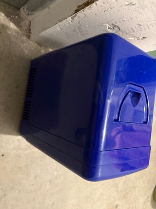 Nevera portátil azul para bebidas