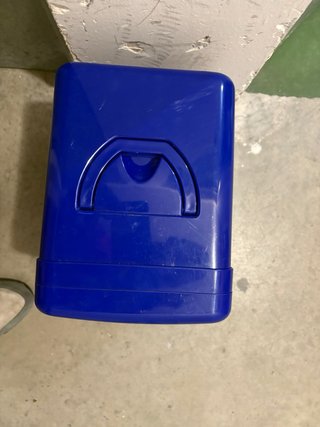 Nevera portátil azul para bebidas