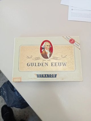 Caja de puros GULDE EEUW SENATOR