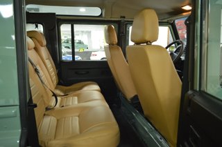 Land Rover Defender 110 sw se -2009