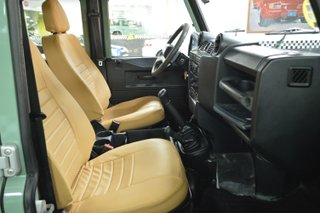 Land Rover Defender 110 sw se -2009