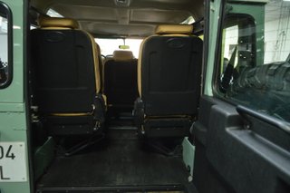 Land Rover Defender 110 sw se -2009