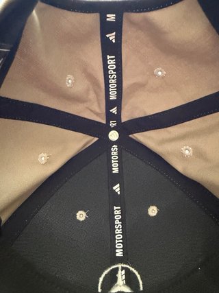 Gorra adidas oficial Mercedes-Petronas Beige