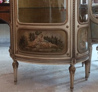 Credenza Luigi XVI con vetri