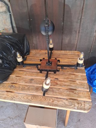 Lámpara rústica madera y forja