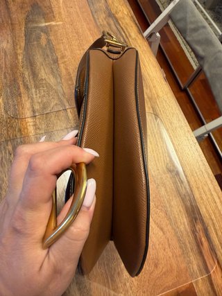 Bolso de cuero marrón