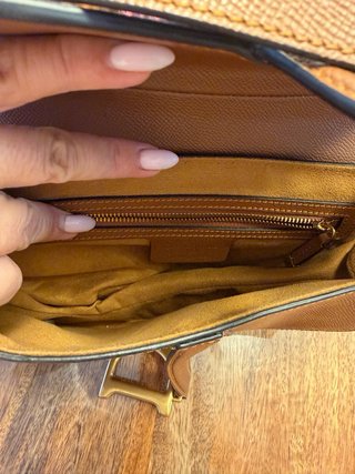 Bolso de cuero marrón