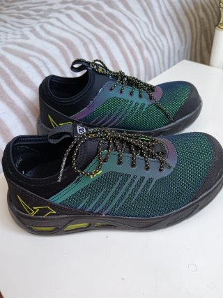 Zapatos de seguridad FAL negros y verdes
