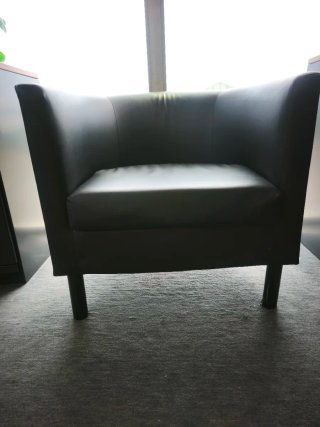 Butaca negra polipiel Ikea