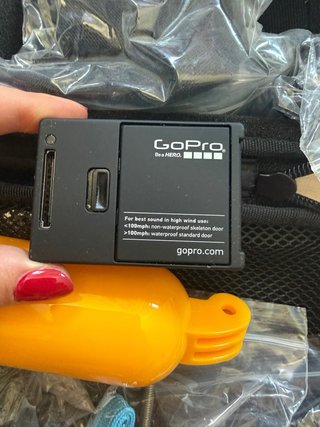 GoPro HERO 3 + Custodia e Accessori