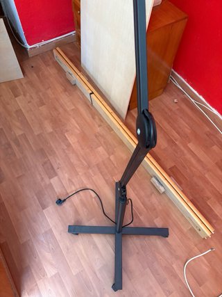 Lámpara de estudio con lupa y brazo articulado
