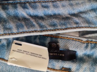 Pantalones Dockers nuevos con etiquetas.