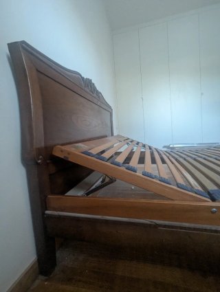 Cama artesanal madera maciza con somier articulado