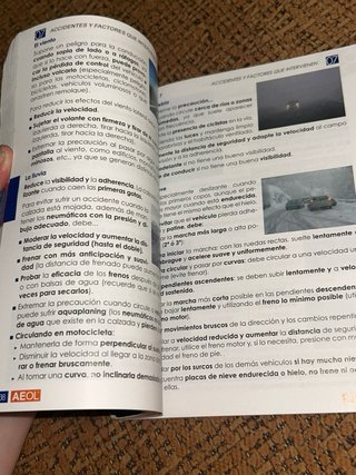Libro de Autoescuela para examen teórico conducir.