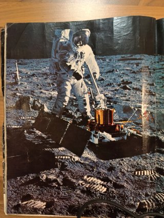 Revista Paris Match especial llegada a la luna. añ