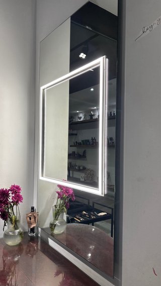 Espejo de maquillaje con luz LED