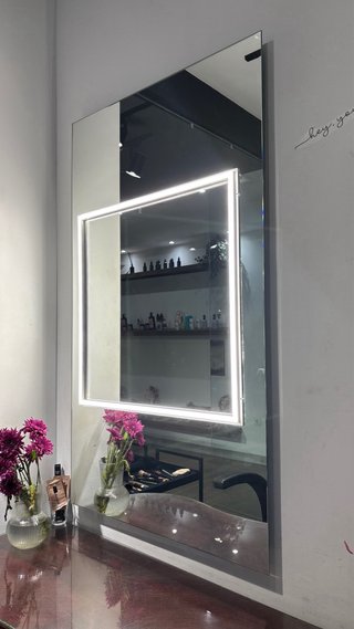 Espejo de maquillaje con luz LED