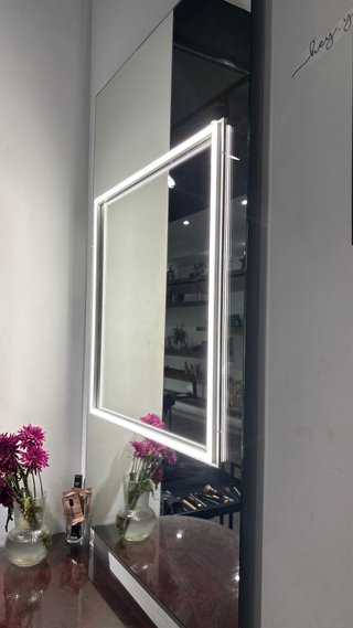 Espejo de maquillaje con luz LED