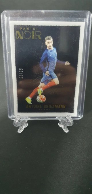 Panini Noir Antoine Griezmann /75 Francia