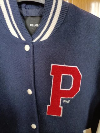 Chaqueta Pull&Bear Azul y Blanca Talla S