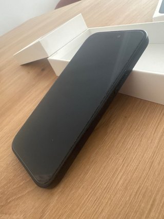 iPhone 15 128GB Negro + 2 Fundas Originales