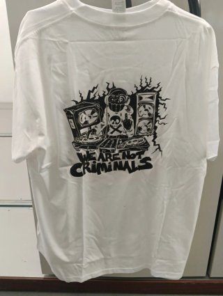 Camiseta Blanca Free Party is Not a crime XXXL