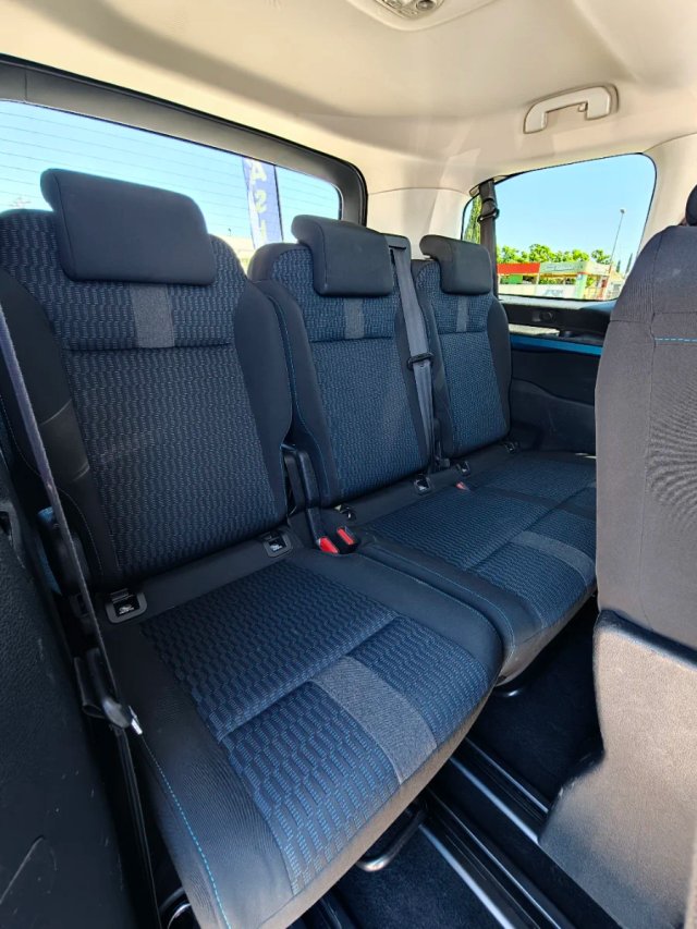 Peugeot Traveller 2018
