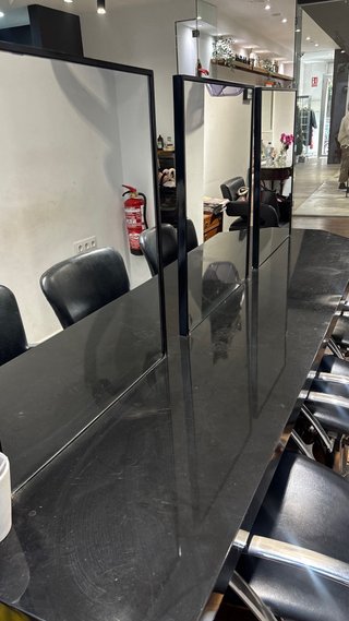 Mesa tocador peluquería con sillas incluidas