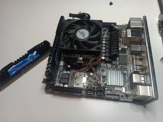 Placa base Mini ITX con procesador y RAM