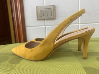 Zapatos destalonados Mango amarillos