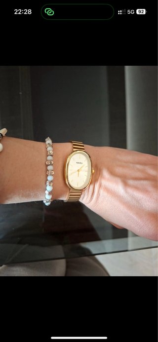 Orologio da polso elegante color oro