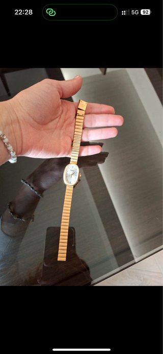 Orologio da polso elegante color oro