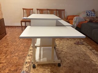 Mesa de ordenador con ruedas