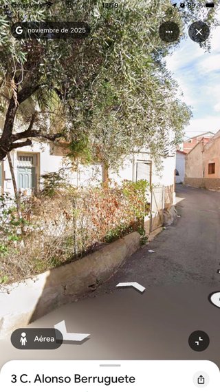 Casa para reformar completamente.