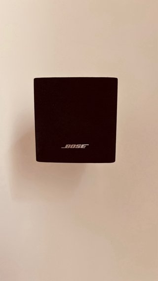 6 Altavoces Bose modelo “Acoustimass 6 serie 3”.