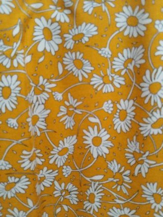 Vestido amarillo floral