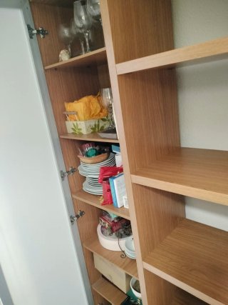 Mesa de comedor de madera y cristal
