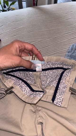 Pantaloni bimbo con bretelle e jeans