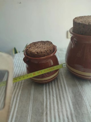 Botes de cerámica con corcho