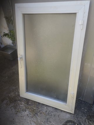 Ventana 73x114cm
