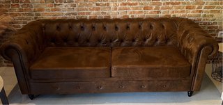 Divano Chester 3 posti in pelle marrone