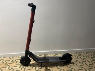 Patinete Eléctrico Seat Segway Rojo